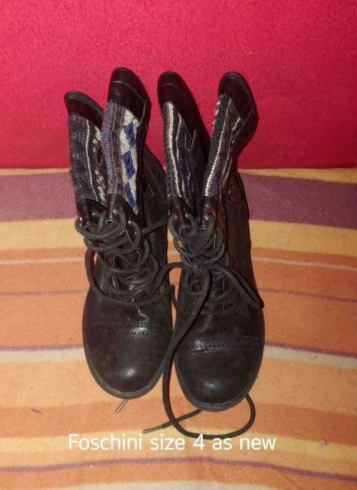 Ladies shoes/boots for sale. See pics