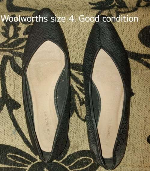 Ladies shoes for sale 6 pairs.