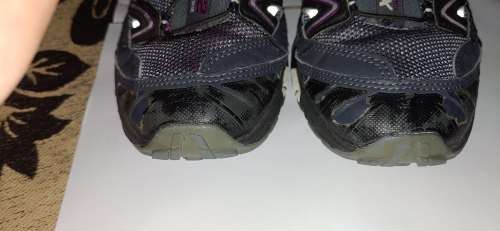 Salomon size 8