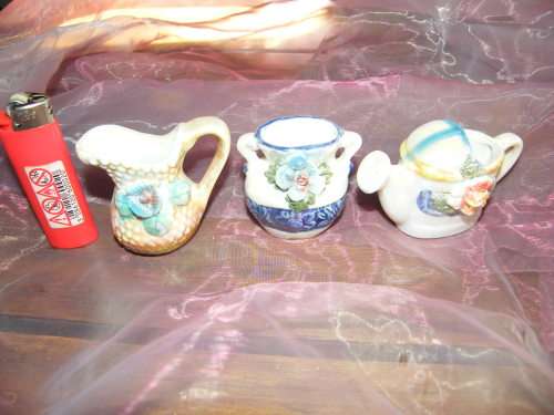 Drie glas ornamente