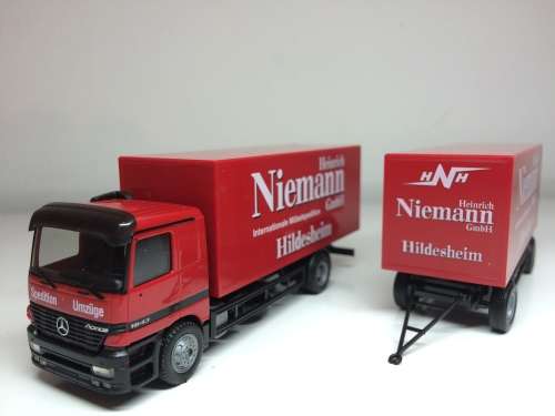 MERCEDES BENZ  TRUCK 1843 - 1:87 NO BOX