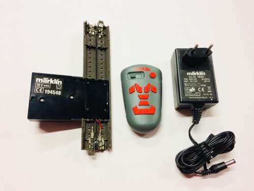 MARKLIN NEW FEEDER TRACK + REMOTE + PSU - 194548
