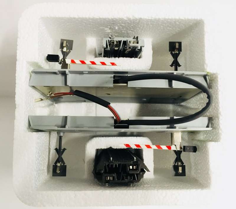 Märklin 74923 Fully Automatic Level Crossing with half-barriers - NEW
