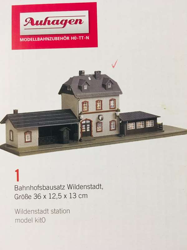 AUHAGEN HO STATION SET - NEW