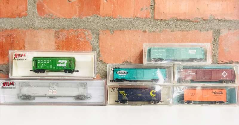 ATLAS N SCALE BOX CARS X 7