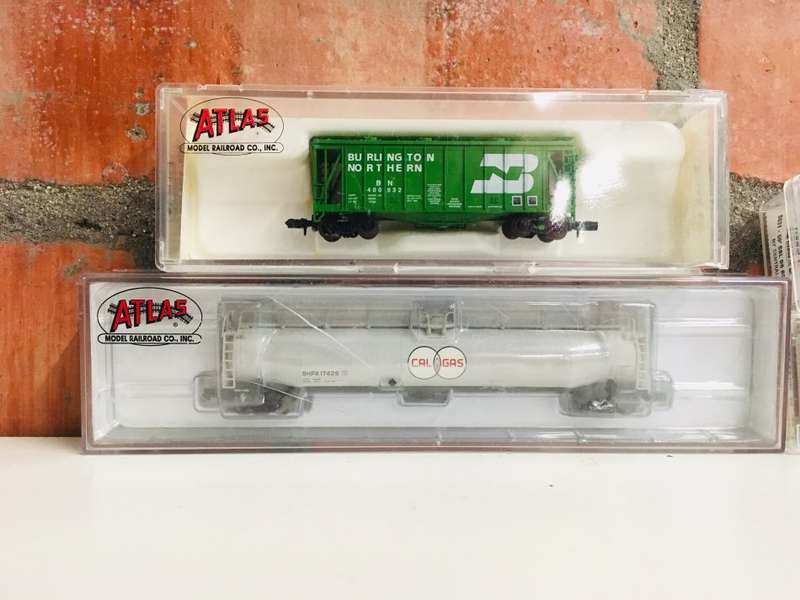 ATLAS N SCALE BOX CARS X 7