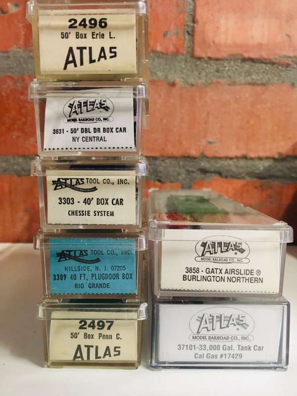 ATLAS N SCALE BOX CARS X 7