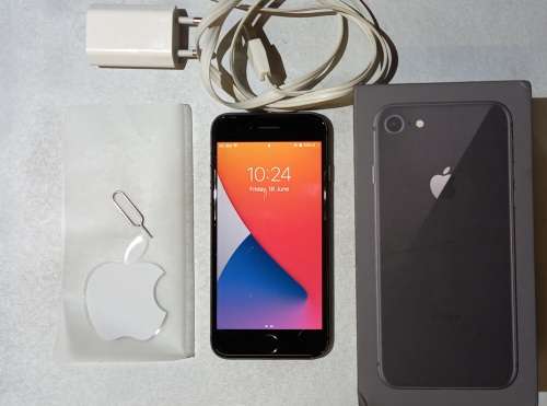 IPHONE 8 - 64GB