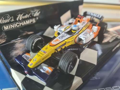 RENAULT F1 TEAM  SHOWCAR NO.5 2008 - 1:43 MINICHAMPS