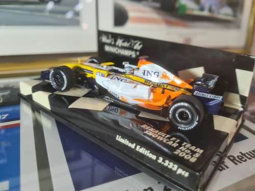 RENAULT F1 TEAM  SHOWCAR NO.5 2008 - 1:43 MINICHAMPS