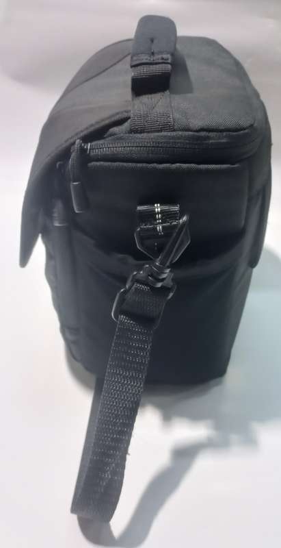 LOWEPRO CAMERA BAG
