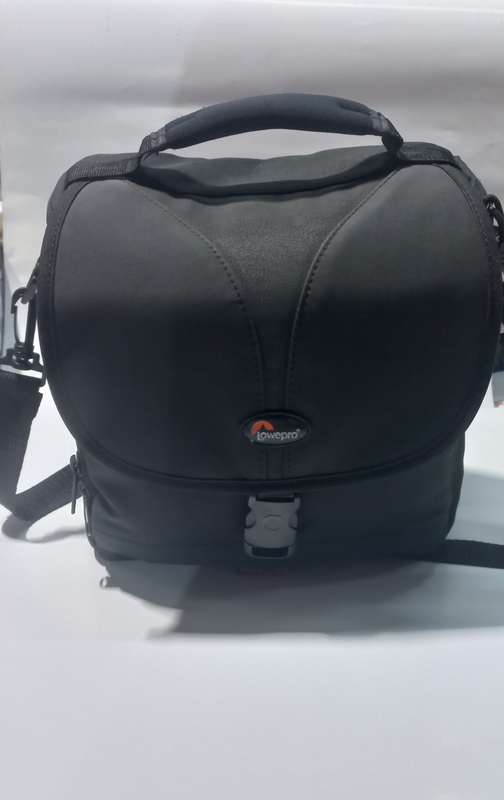 LOWEPRO CAMERA BAG