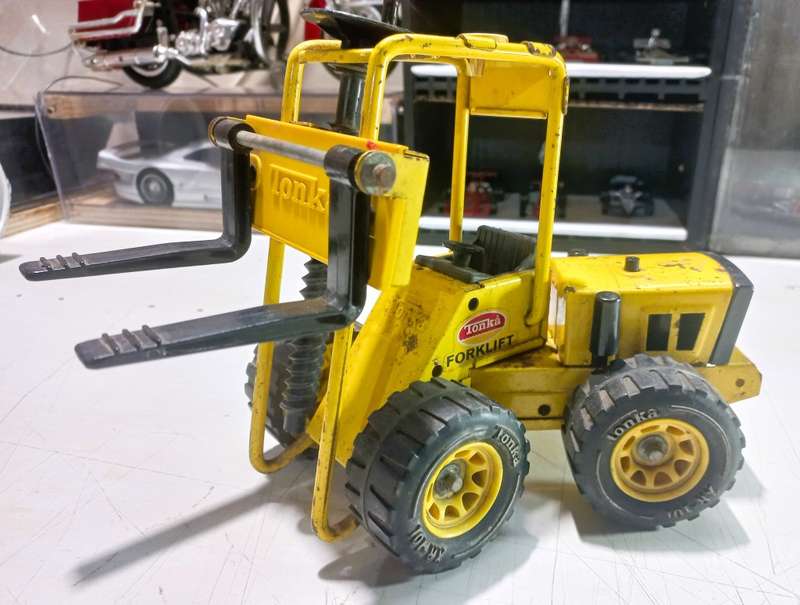 20 CM TINPLATE TONKA FORKLIFT