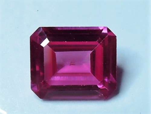 Vivid Pink Sapphire (Lab grown), 6.67ct. (VS)