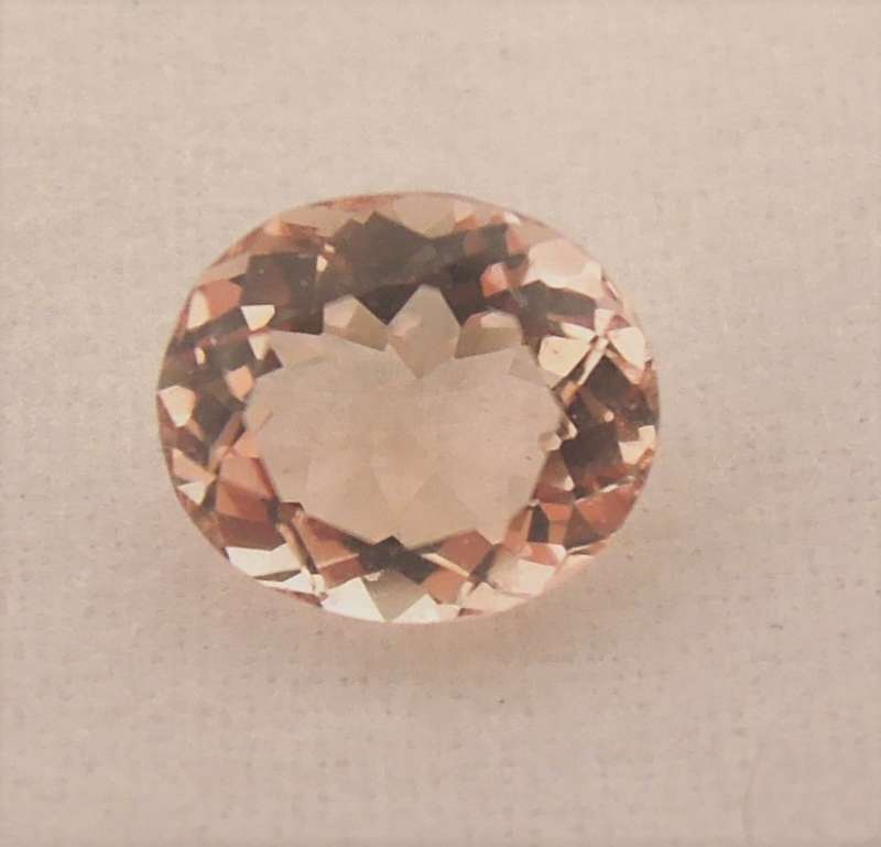 Natural Pink Morganite - VS, 0.92ct. - Oval