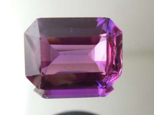 Purple/Blue colour change Sapphire, 7.18 ct. (VS) (Hydrothermal)