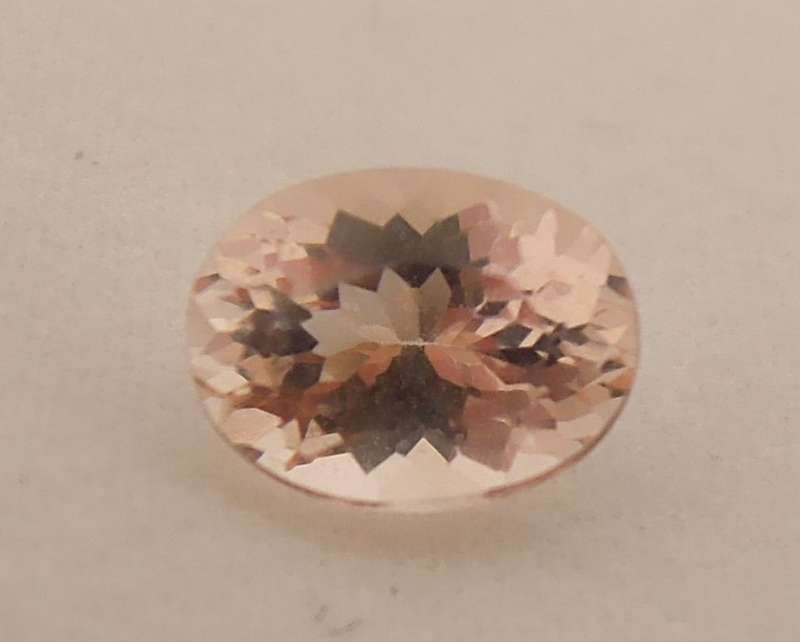 Natural Pink Morganite - VS, 0.93ct.  - Oval