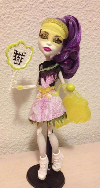 Monster High Doll - Original Spectra Vondergeist Ghoul Sport