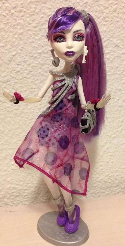 Monster High Doll - Original Spectra Vondergeist Dot Dead Gorgeous