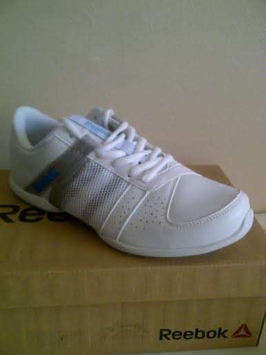 WMNS REEBOK DANCE URRHYTHM WISH