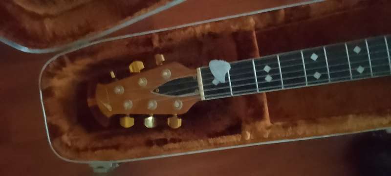 Ovation Legend (made in USA ) Guitar