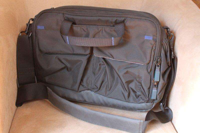 Belkin shoulder laptop bag