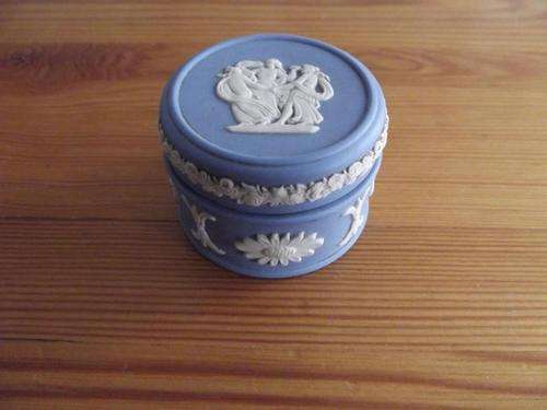 *** A Little Wedgwood Trinket " Pot" ***