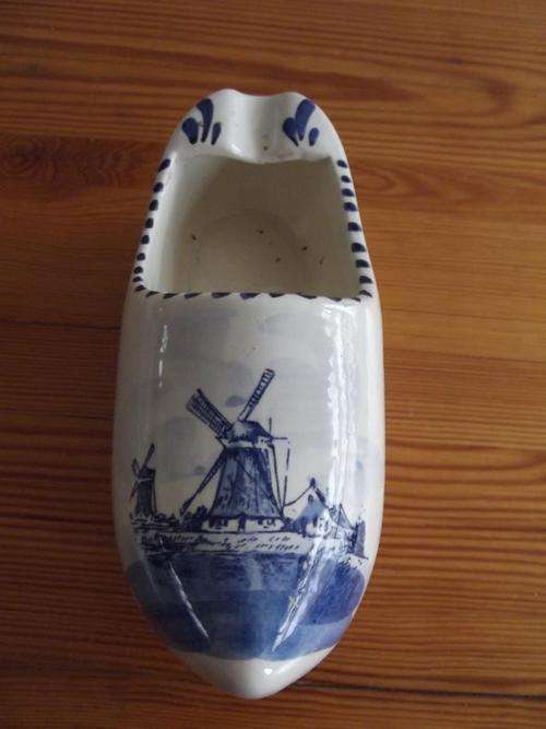 *** A Delft Clogg  ***
