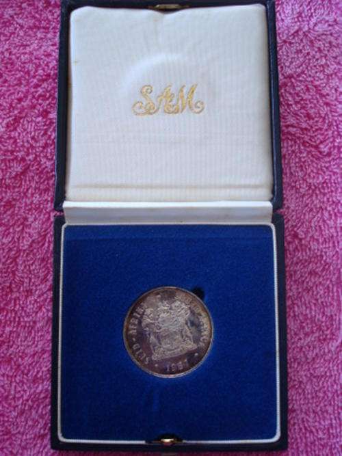 A 1987 Silver One Rand