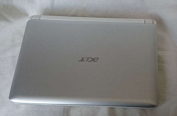 [BIG SAVE] ACER ASPIRE ONE SERIES NAV50 ULTRA THIN, INTEL 1.66GHz, 160GB HD, 1GB RAM, CAM, WIN 7 HP