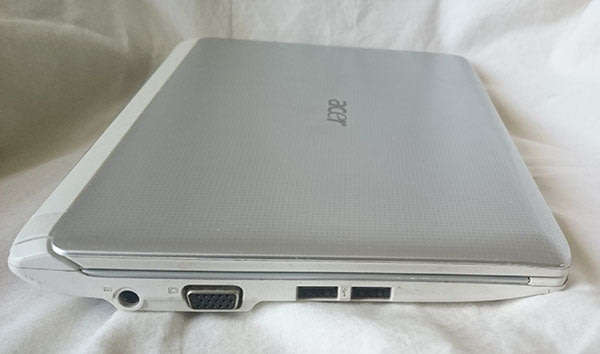 [BIG SAVE] ACER ASPIRE ONE SERIES NAV50 ULTRA THIN, INTEL 1.66GHz, 160GB HD, 1GB RAM, CAM, WIN 7 HP