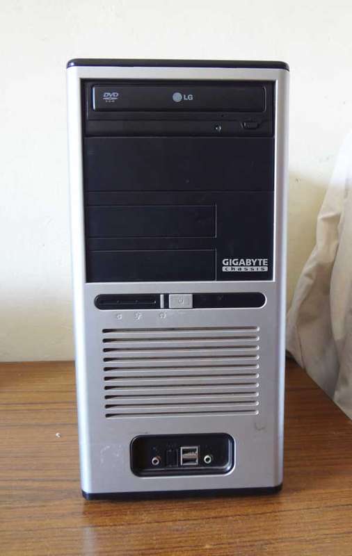 STYLISH DESKTOP PC INTEL CORE 2 CPU 6400, 1GB RAM, 160GB HD,  DVD DRIVE, WIN XP PRO, USB ETC