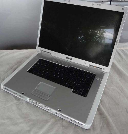 DELL INS 900, 15.1 CORE 2 CPU , 320GB HD, 2GB RAM, WIN XP, DVDRW, MCR, ETC