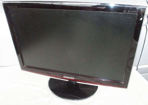 Bargain Samsung Lcd, model    T220, 22 inch, VGA, DVI