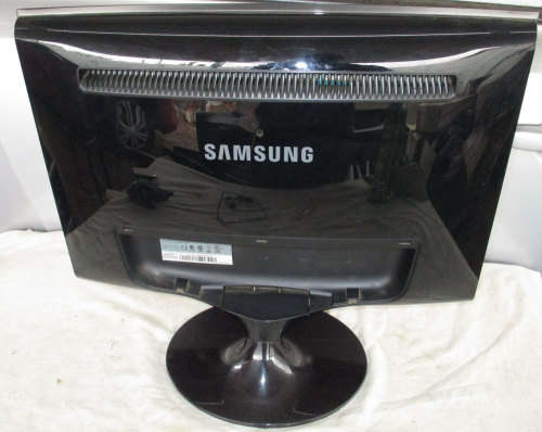 Bargain Samsung Lcd, model    T220, 22 inch, VGA, DVI