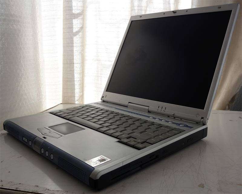 MECER A550 INTEL PIII, 256MB RAM, 20GB HD, CD-ROM, WIN XP PRO
