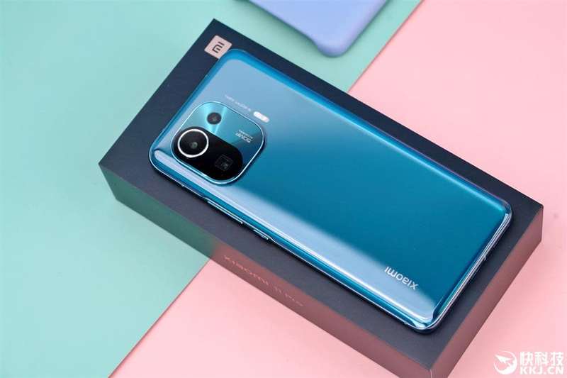 Xiaomi Mi 11 Pro - 50X ZOOM CAMERA, 2K, 120Hz Display, SNAPDRAGON 888!!! -