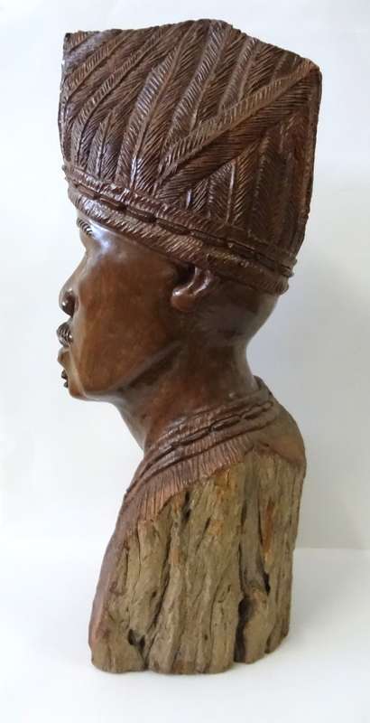 darios chikumbirike wood sculpture