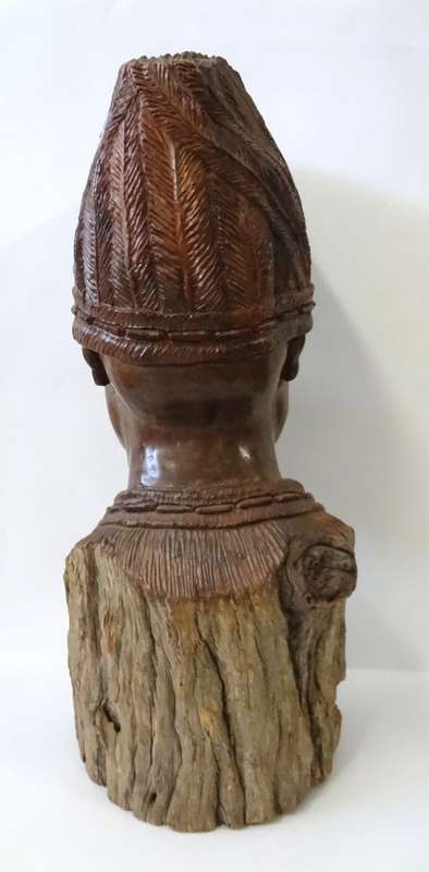 darios chikumbirike wood sculpture