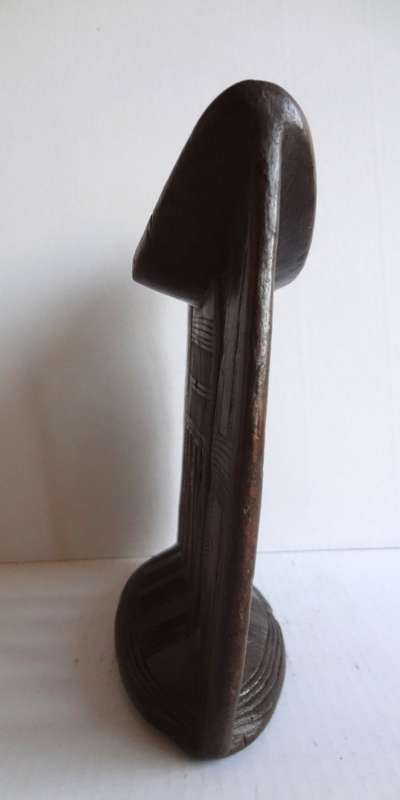ETHIOPIAN HEADREST