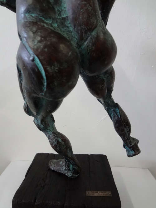 kurt lossgott rugby player sculpture