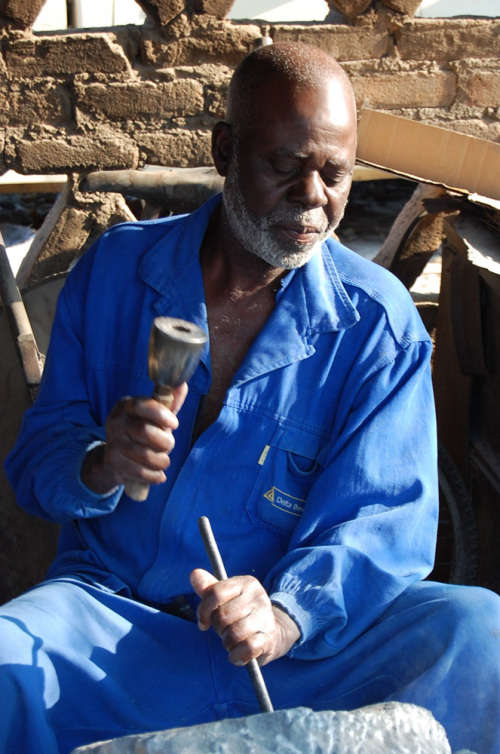 sylvester mubayi - stone sculpture