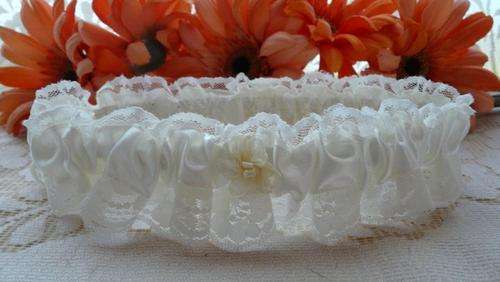 Beautiful Elegant Wedding Bridal Garter Ivory