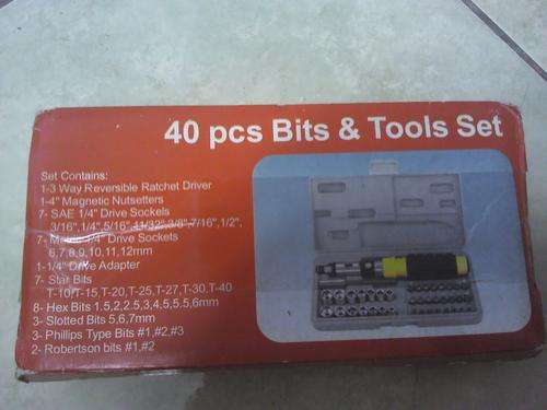 GREAT FOR FATHERSDAY, 40PCE SOCKET &TOOL SET IN CASE