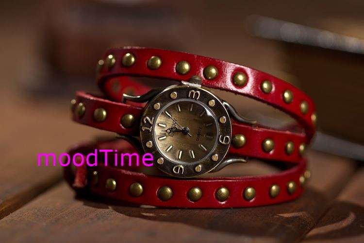 Retro Stylish 3 Coil Winding Casual Bracelet Watch - Red