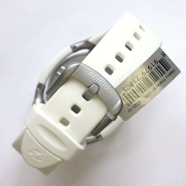 NEW $525 REACTOR 40MM WHITE DIAL SS 200M WR CURVEX STYLE RUBBER STRAP DIVE WATCH