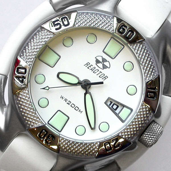 NEW $525 REACTOR 40MM WHITE DIAL SS 200M WR CURVEX STYLE RUBBER STRAP DIVE WATCH