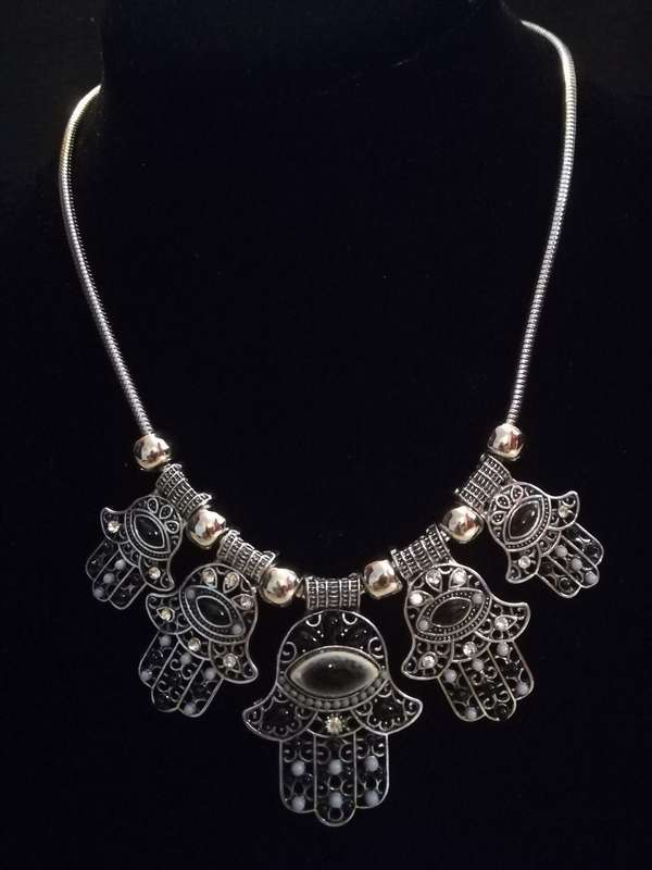 Boho Vintage Style Silver Necklace with Hamsa Design - Black and Grey