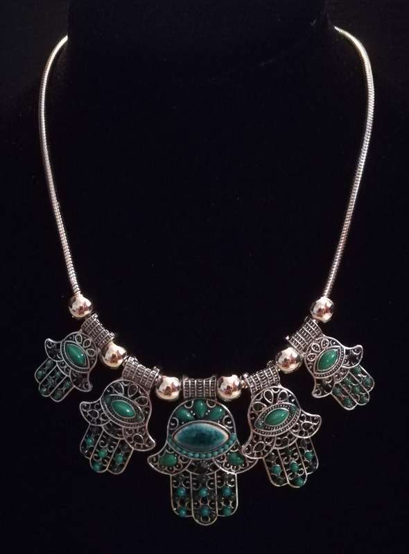 Boho Vintage Style Silver Necklace with Hamsa Design - Green
