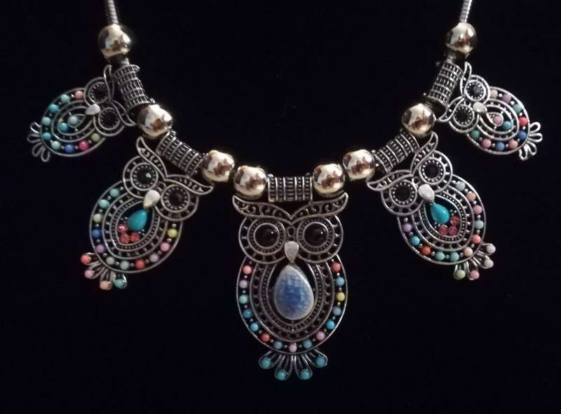 Boho Vintage Style Silver Necklace with Owl Design and Adjustable Chain - Multicolour